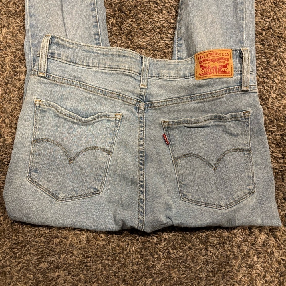 Women’s Levi’s 712 Jeans